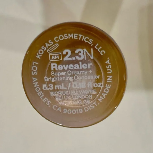 Kosas Revealer Super Creamy + Brightening Concealer Tone 2.3N - Picture 5 of 7